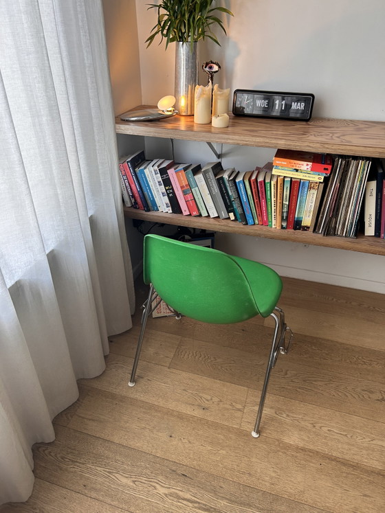 Image 1 of Set van 3 originele jaren 60 Fiberglass DSS Eames chairs