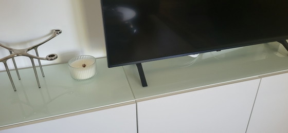 Image 1 of Buffet Ikea Besta, blanc, 2 ans