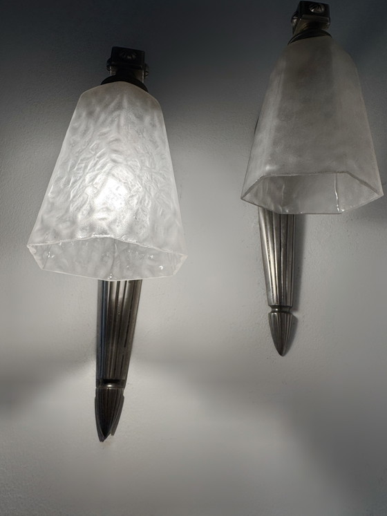 Image 1 of Silberne Art-Deco-Wandleuchten mit Milchglas
