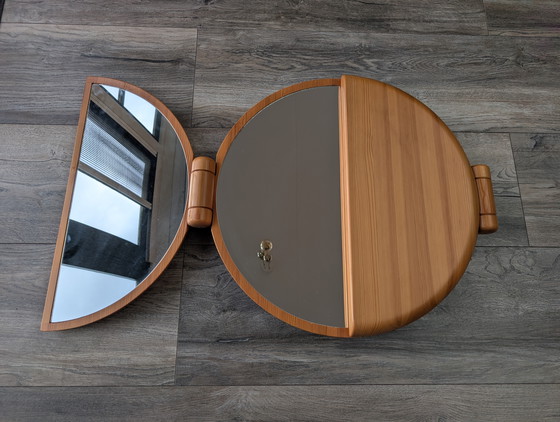 Image 1 of Vintage Mid Century style Danish Design PEDERSEN & HANSEN heavy massive teak wooden wall mirror from the 60/70s