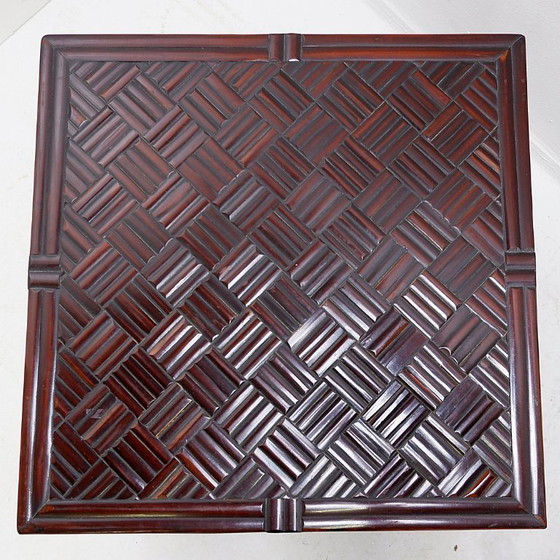 Image 1 of Coppia di tavolini laterali vintage in stile pagoda, con motivo a spina di pesce effetto bambù - Maitland & Clasco