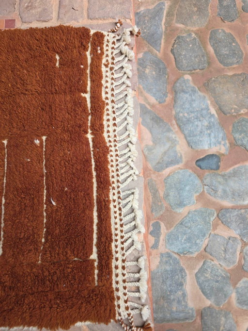 Small brown Moroccan Beni Ourain plush rug 164 x 103 cm 