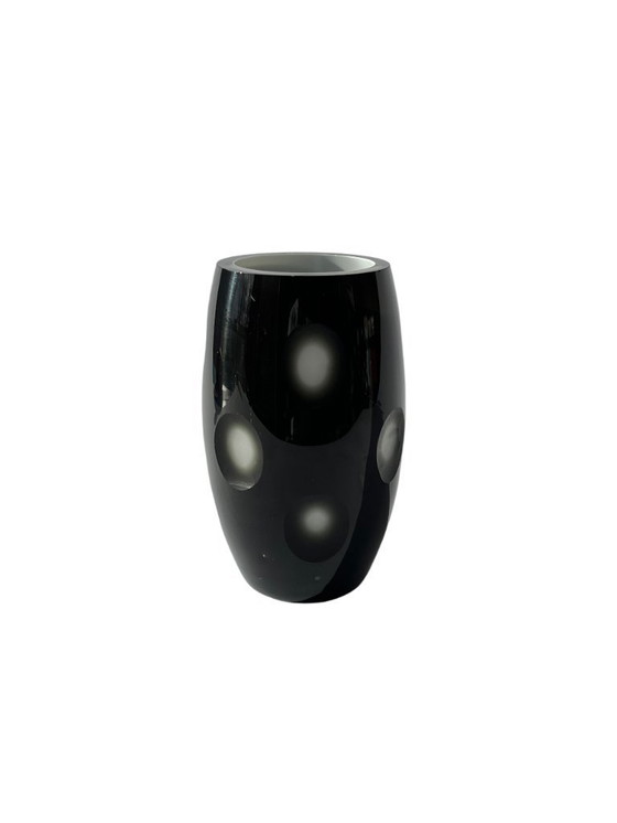 Image 1 of Design scandinavo - Vaso in vetro nero con motivo a pois tagliati