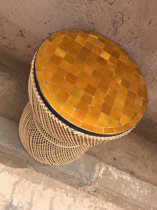 NOMADISCHE ROTAN TAFEL MET ZELLIGE TOP