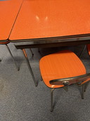 Formica table with 4 chairs 70s