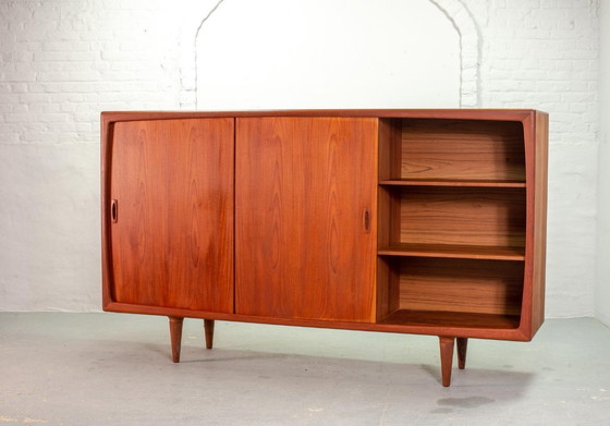 Image 1 of Großes HP Hansen skandinavisches Design Highboard/Sideboard aus massivem Teakholz. Dänemark, 1960er Jahre.