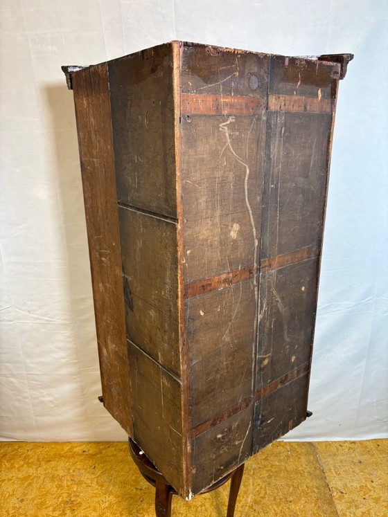 Image 1 of Antique Georgian Hanging Corner Cabinet – Circa 1830  A beautiful antique Georgian hanging corner cabinet dating from around 183