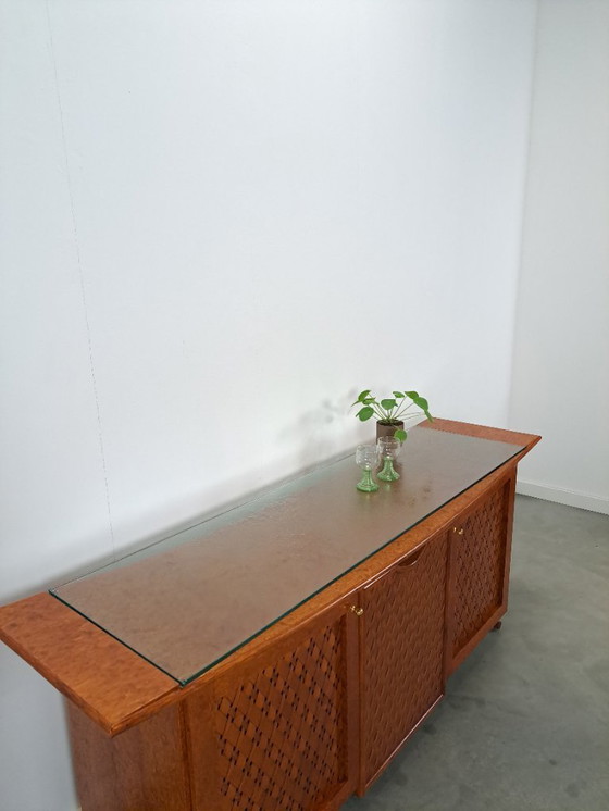 Image 1 of Bar dressoir met uitschuifbare bar en glazen blad