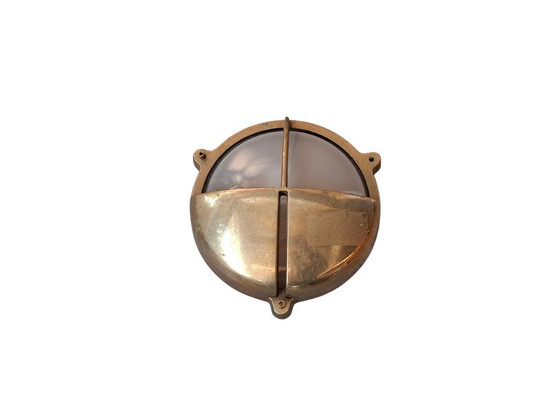Image 1 of Vintage nautische wandlamp van massief messing – authentieke industriële stijl