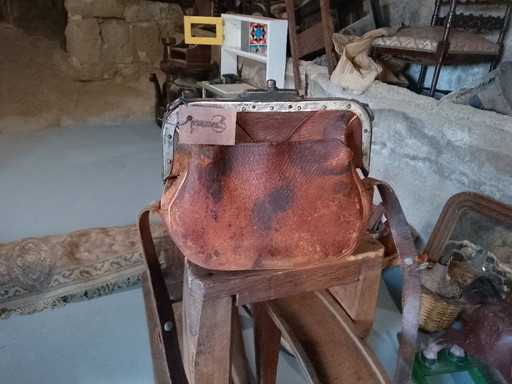 Sacoche de contrôleur de bus Tihuo, Espagne. Cuir, XXe siècle.