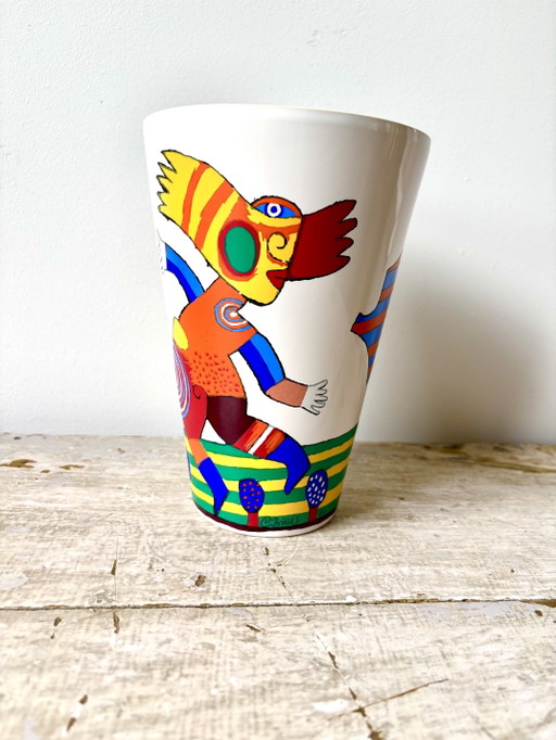 Jarrón de cerámica de 1999 del artista holandés Clemens Briels