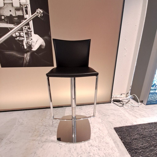 Sgabello da bar Draenert Nobile in pelle nera regolabile