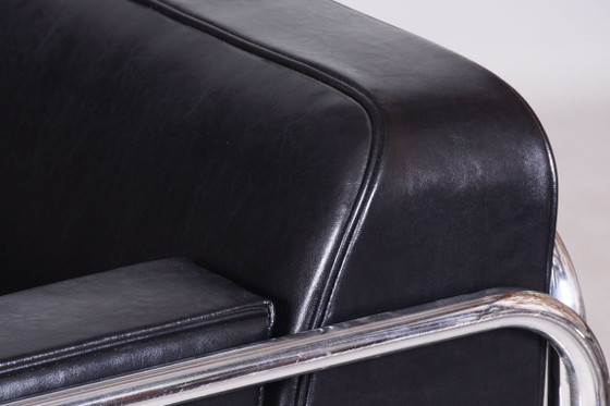 Sofá Bauhaus restaurado, de Vichr a Spol., cromo, cuero, checo, década de 1930. – Leather, Metal (photo 7 of 13)