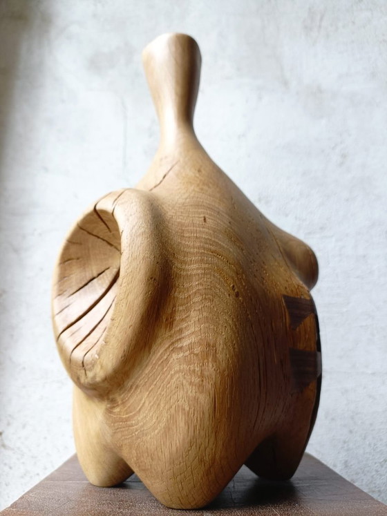 Image 1 of Vase / sculpture en chêne massif sculpté