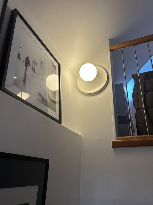 Lampada a sfera luminosa dei fratelli Castiglioni, Arteluce/Flos, 1965-1974