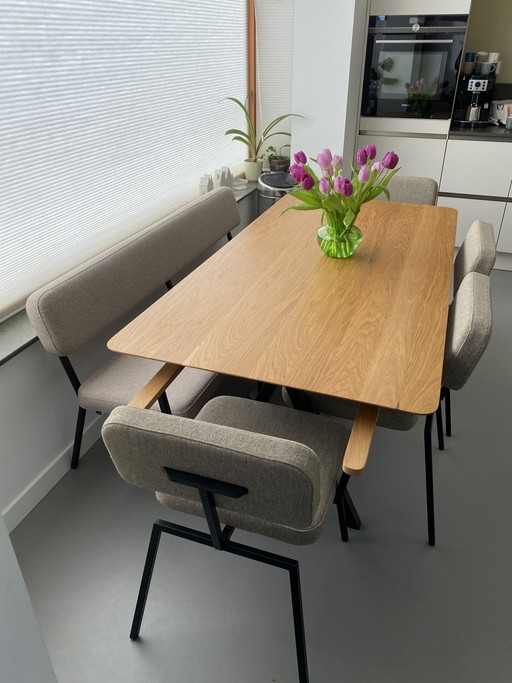 Tavolo da pranzo 180x90 cm, 4 sedie e panca di Studio Henk