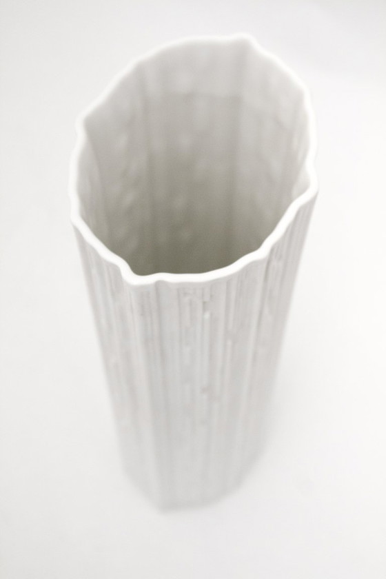 Image 1 of Vase Hutschenreuther H. Achtziger en porcelaine vintage