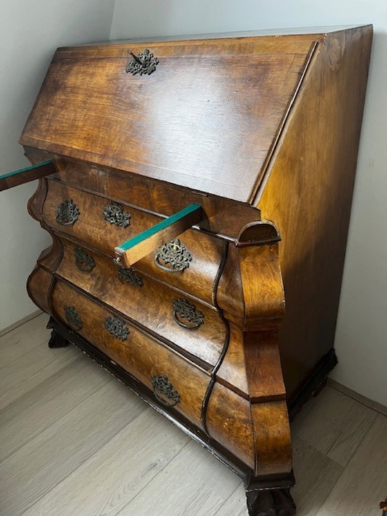 Image 1 of Secrétaire de cabinet ancien en forme de bombe ou de ventre