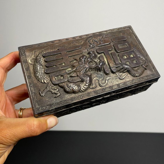 Image 1 of Caja japonesa para baratijas o joyas de metal y madera con forma de dragón