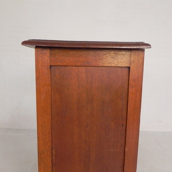 Eichenschrank mit Rollladen und einem Rollladen, 113 cm hoch, 1930er Jahre – Kommoden, Wood (photo 9 of 26)