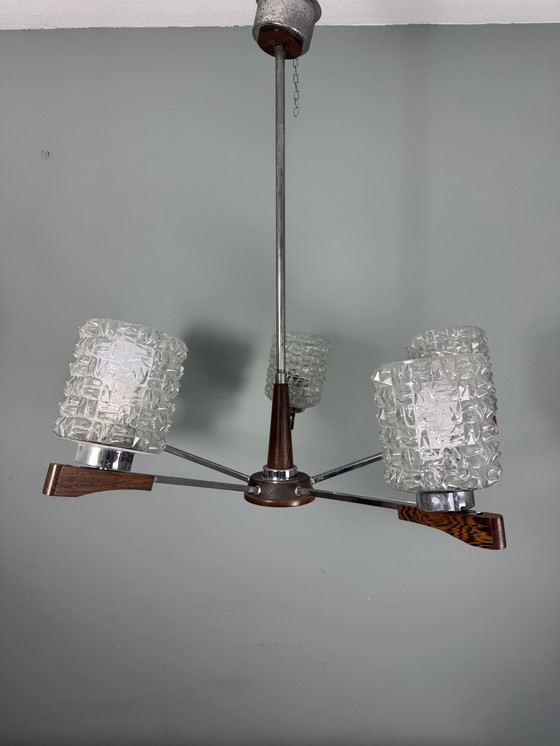 Image 1 of Vintage Mid Century Kroonluchter Teak Met Glazen Kapjes