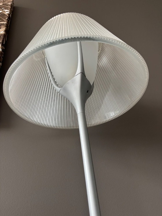Flos Romeo Moon T1 Table Lamp Philippe Starck – Glass (photo 4 of 7)