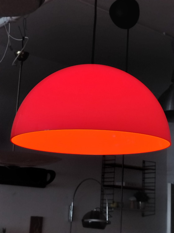 Image 1 of Lampada a sospensione vintage retrò in plexiglass arancione, stile Space Age.