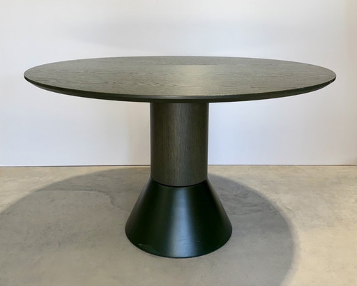 Mesa de comedor Arco Balance – Chapa de roble verde y hormigón