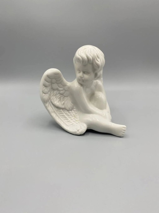 Enameled White Porcelain Cherub Angel – decoratieve objecten, Barok