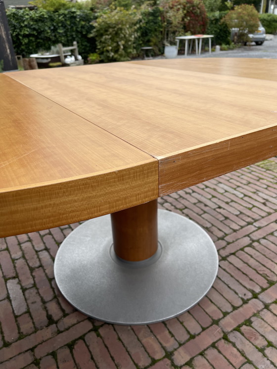 Image 1 of Mesa de diseño Arco extensible.