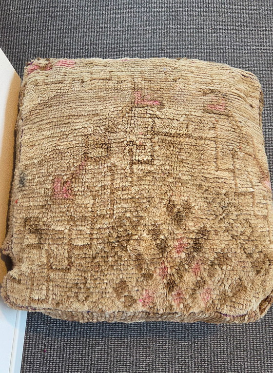 Image 1 of Handgemaakt berber poef, vintage zitkussen