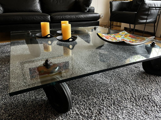 Beautiful glass coffee table Tavolo con ruote by Fontana Arte