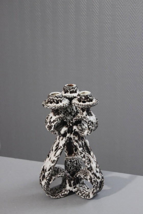 Image 1 of Marius Giuge a Vallauris - Grande candelabro brutalista in ceramica con smalto lava, anni '50