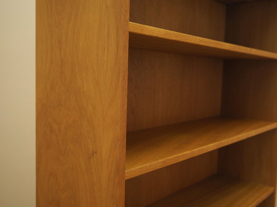 Librería danesa de chapa de fresno con estantes ajustables, años 70 – Madera (photo 16 of 18)