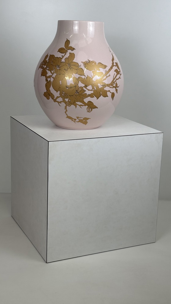 Image 1 of Tavolino/pilastro vintage in marmo da esposizione a forma di cubo