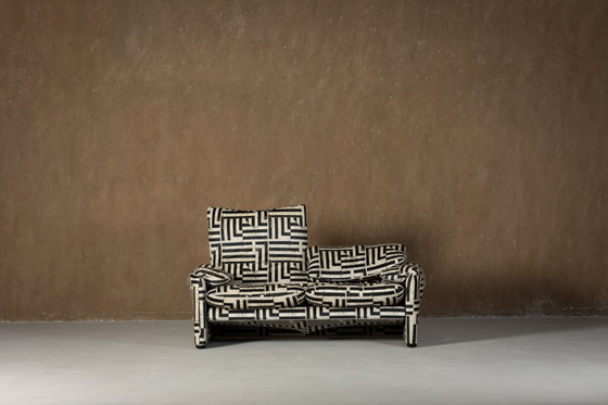 Image 1 of Vintage Maralunga tweezitsbank van Vico Magistretti voor Cassina (1970) in Myth fluweel