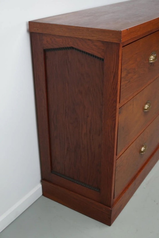 Image 1 of Großer, antiker Art-Deco-Ladenschrank/Sideboard aus niederländischer Eiche, 1930er Jahre