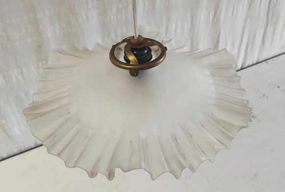Image 1 of Lampenkap van geplooid glas - midden 20e eeuw