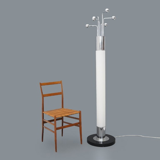 Image 1 of Lámpara perchero en metal cromado, años 70