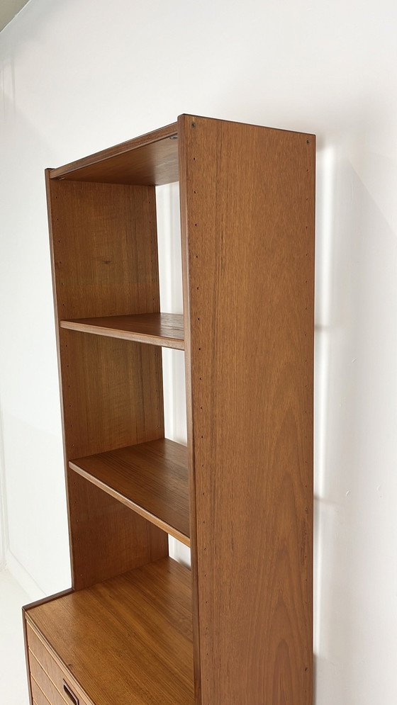 Image 1 of Bibliothèque suédoise vintage en teck