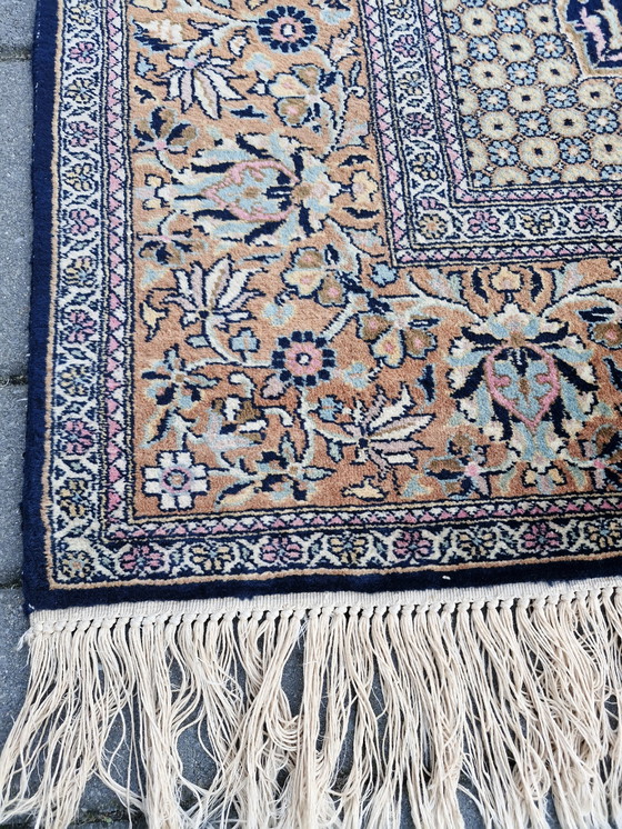 Image 1 of Handmade vintage tapijt