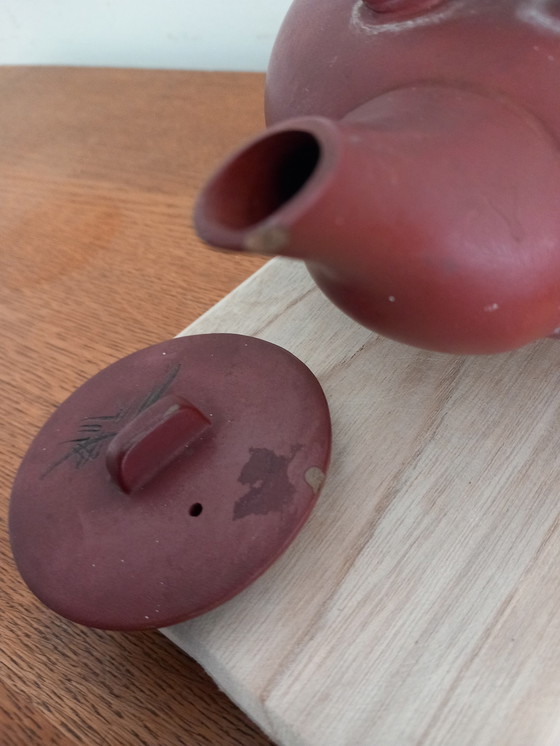 Image 1 of Tetera coleccionable de Yixing (Zisha) - Arcilla roja - Caligrafía grabada a mano - 20 cm