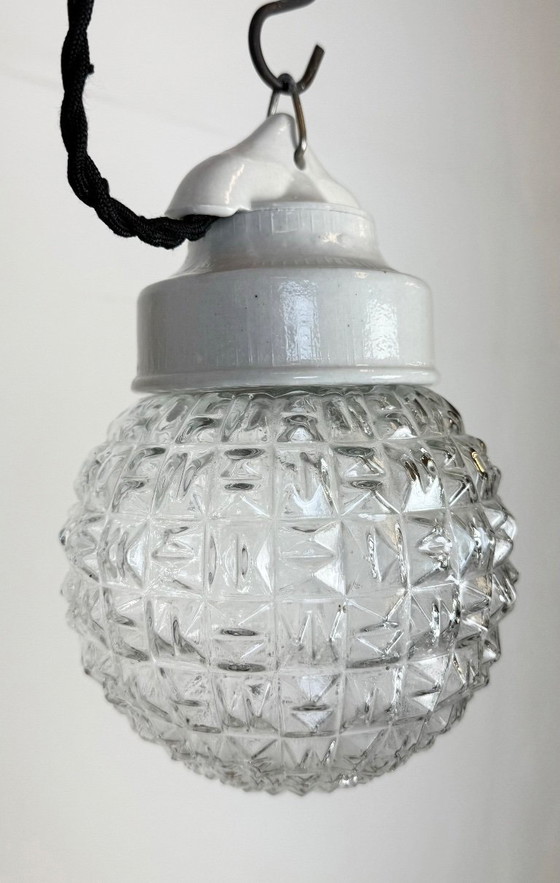 Image 1 of Suspension vintage en porcelaine blanche, années 1970