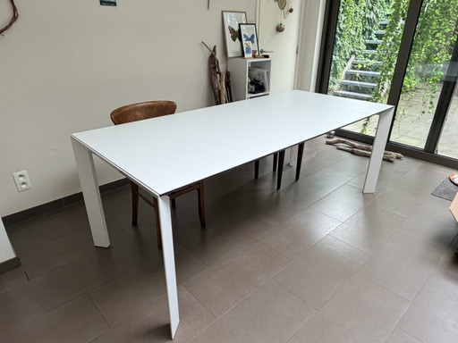 Kristalia Nori Table de salle à manger