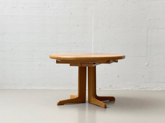 Image 1 of Round extendable dining table made of light-colored solid beech wood, 1970s