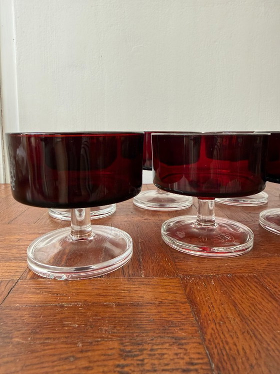 Image 1 of Juego de 6 copas de champán rojo rubí Luminarc, fabricadas en Francia, años 70