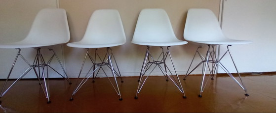 4x Vitra Eames DSR – Fauteuils d'appoint, Plastique (photo 3 of 13)
