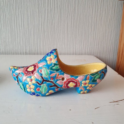 Seltener Longwy-Holzschuh – handbemalt mit Cloisonné-Stickerei