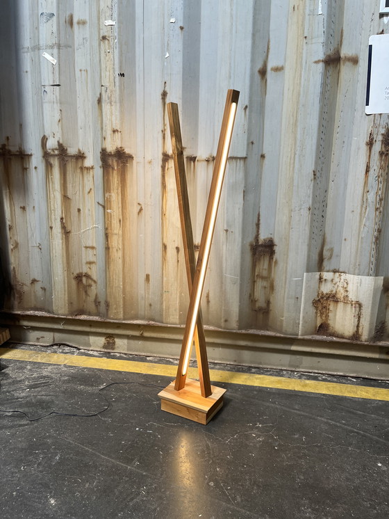 Image 1 of Lámpara de madera de teca