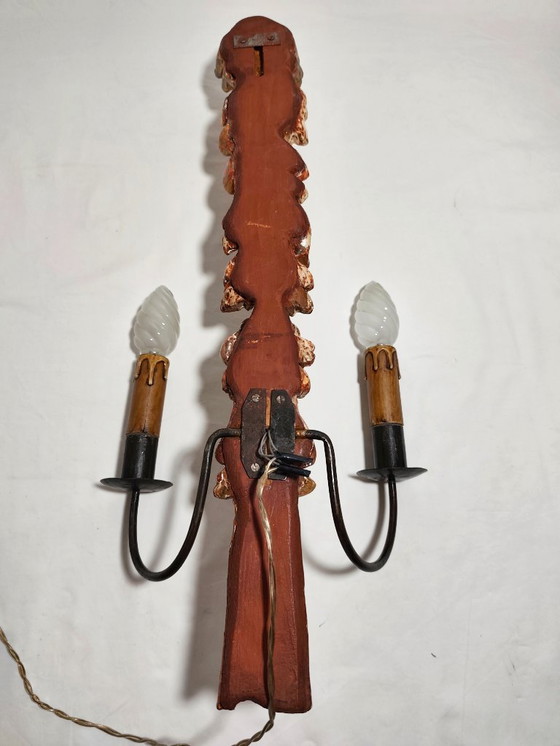 Image 1 of Barocke Wandleuchte aus Holz. Spanien, 1940er Jahre.